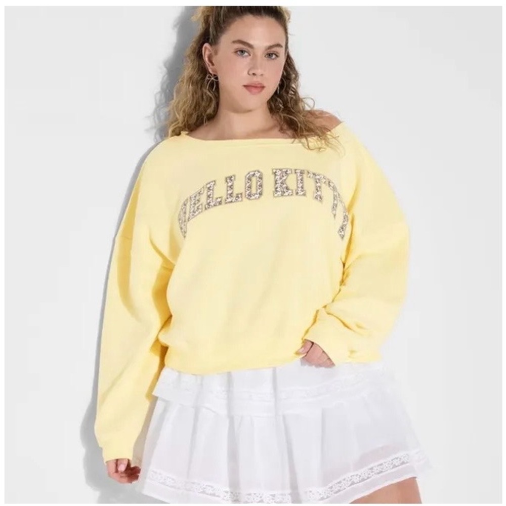 🌸2/$20 NWT Hello Kitty Women's Cow Graphic Off the Shoulder Sweatshirt-Yellow S